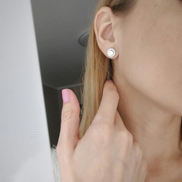 Jewelry - Zirconia Stud Earrings